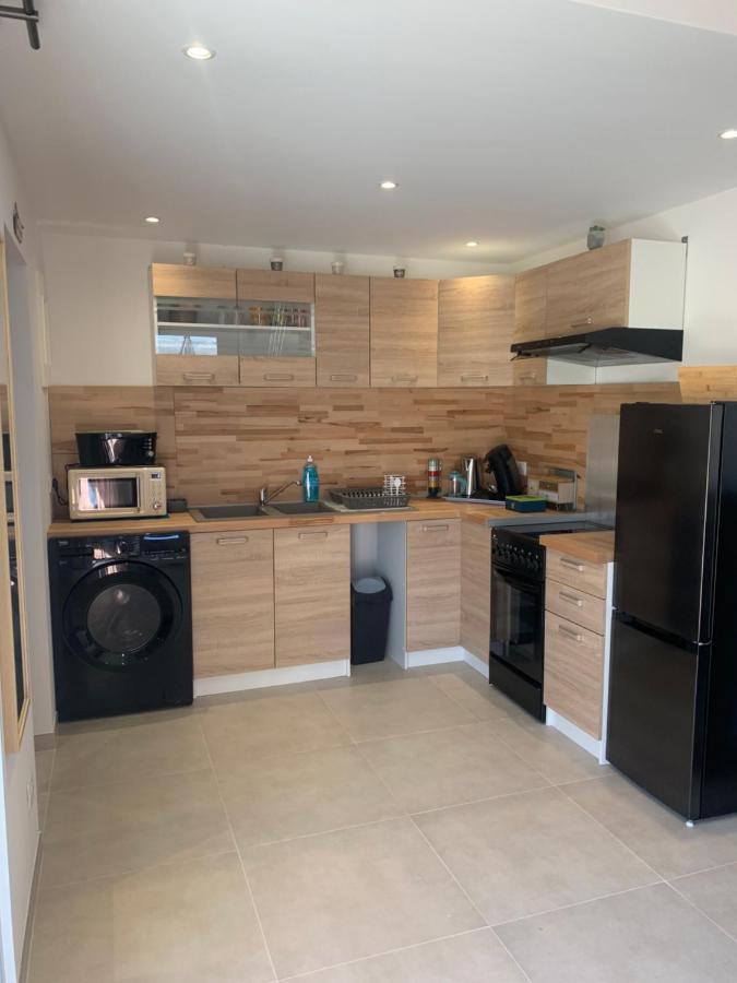 Ferienwohnung Mas Gabelys Superbe Vue Sainte Victoire Jardin Terrasse Et Piscine Trets Exterior foto