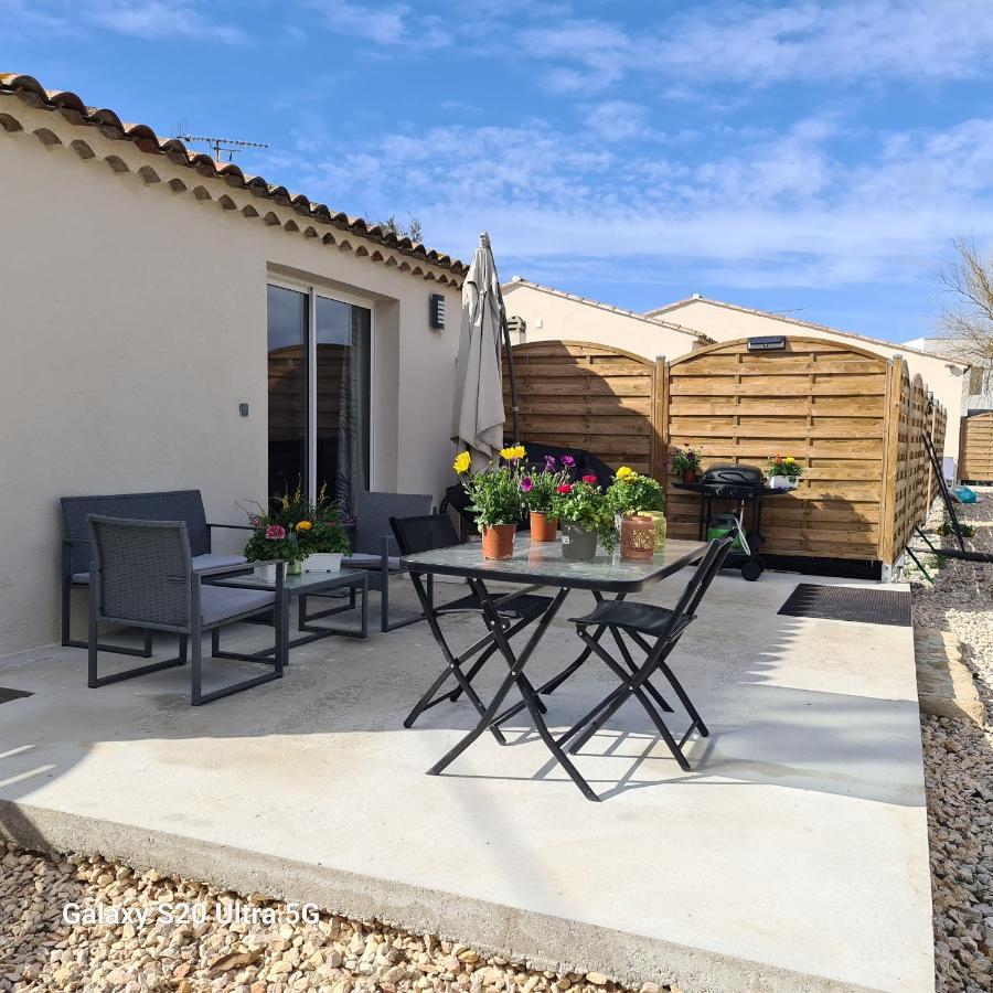 Ferienwohnung Mas Gabelys Superbe Vue Sainte Victoire Jardin Terrasse Et Piscine Trets Exterior foto