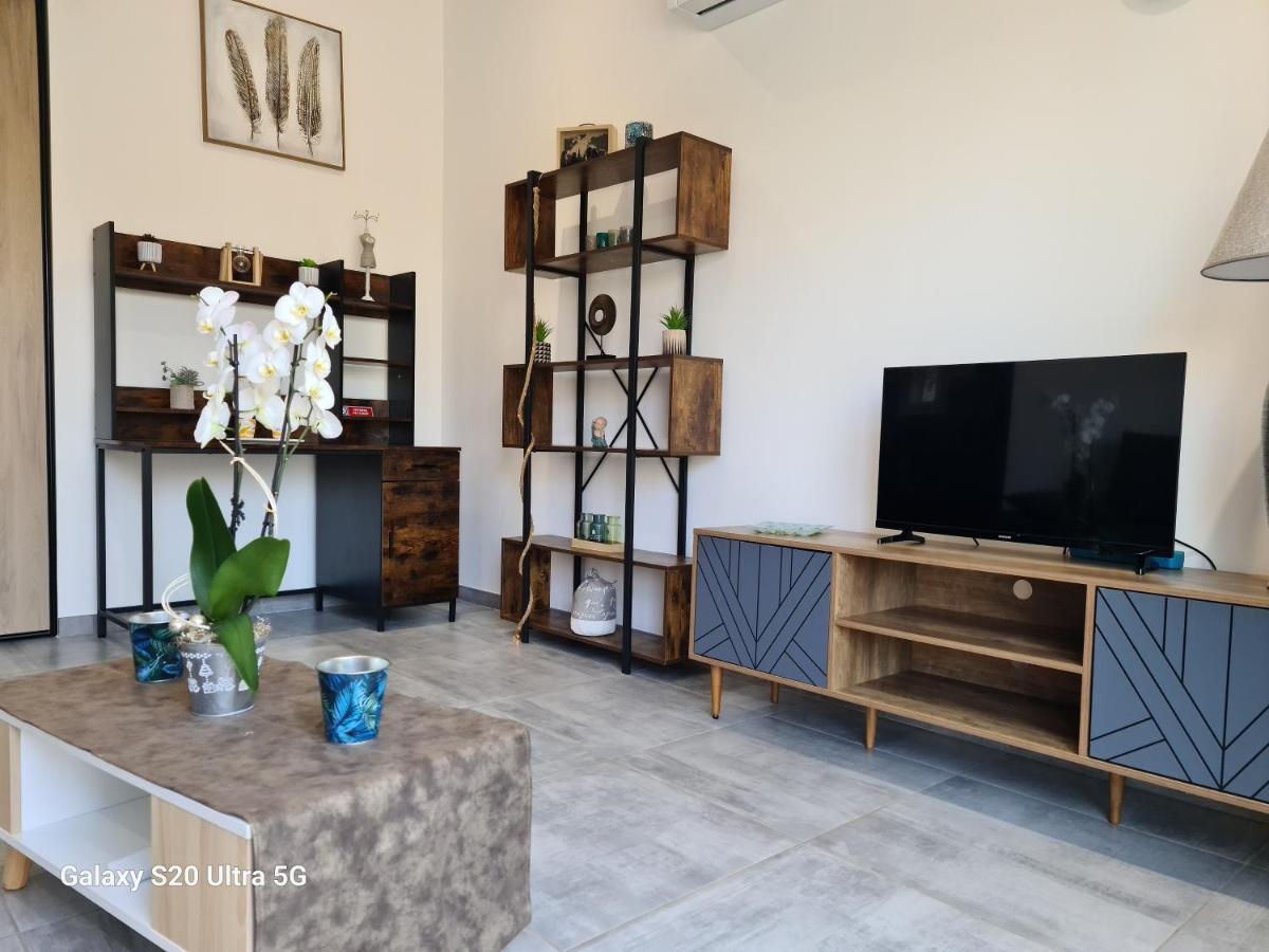 Ferienwohnung Mas Gabelys Superbe Vue Sainte Victoire Jardin Terrasse Et Piscine Trets Exterior foto