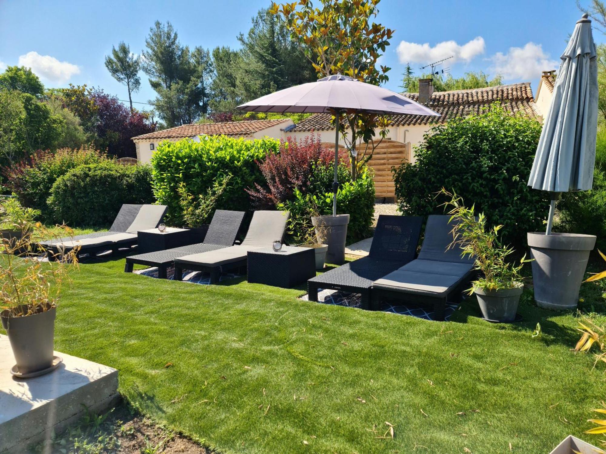 Ferienwohnung Mas Gabelys Superbe Vue Sainte Victoire Jardin Terrasse Et Piscine Trets Exterior foto